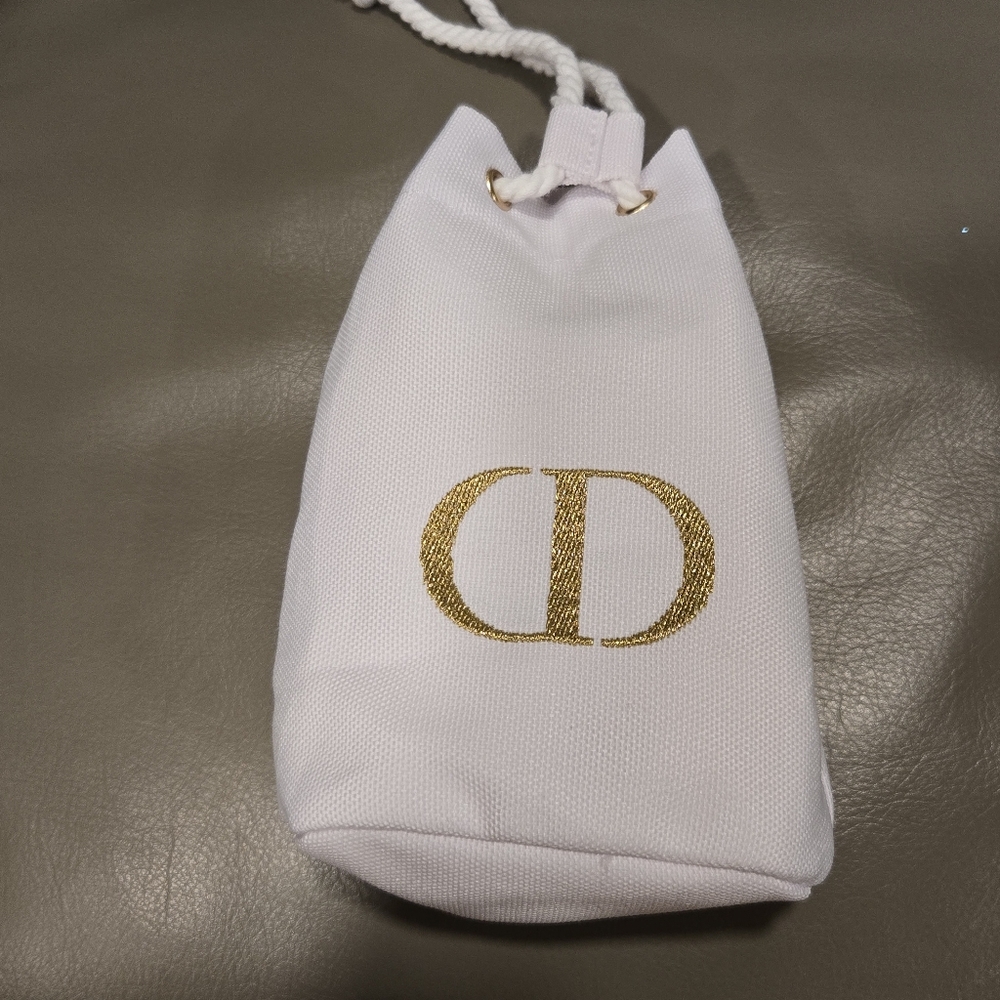 Dior Trio, White Canvas Drawstring Pouch, Chain, Dior Ribbon and Dior Book - Picture 3 of 10